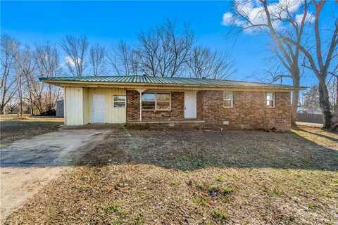 501 Saint George AVE, Berryville, AR 72616