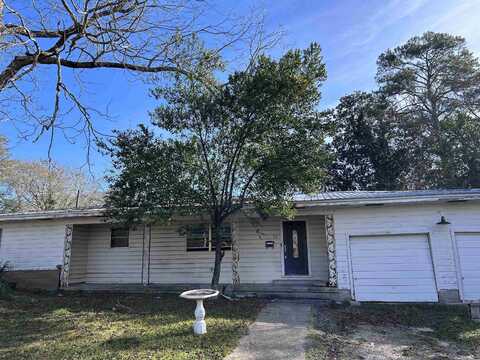 112 SUTTON ST, Woodville, TX 75979