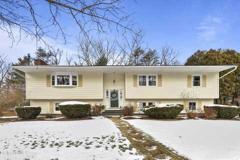 11 Brookside Dr, Pittsfield, MA 01201