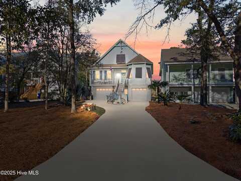 149 Oceangreens Lane, Oak Island, NC 28465