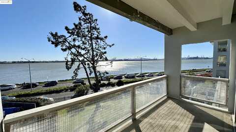 2 Anchor Drive, Emeryville, CA 94608