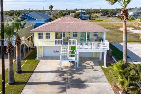 1313 S Magnolia Street, Rockport, TX 78382