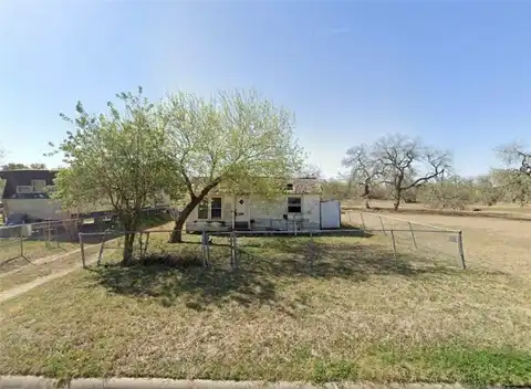 619 W Ragland Avenue, Kingsville, TX 78363