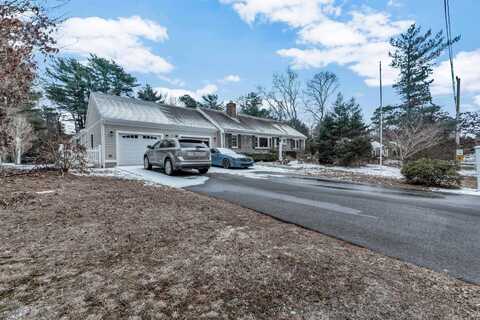 426 Mariner Circle, Cotuit, MA 02635