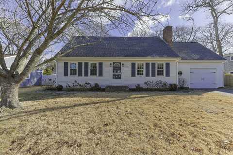 288 Arrowhead Drive, Hyannis, MA 02601