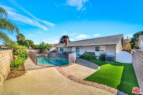 2425 Dusan St, Simi Valley, CA 93065