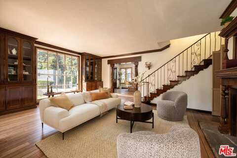 2136 Benedict Canyon Dr, Beverly Hills, CA 90210