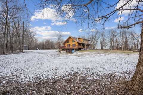 5555 30th Avenue, Vinton, IA 52349