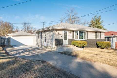 1108 E Watrous Avenue, Des Moines, IA 50315