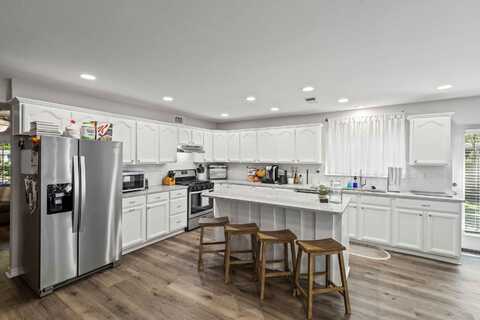 38 Ferry Road, Fort Walton Beach, FL 32548