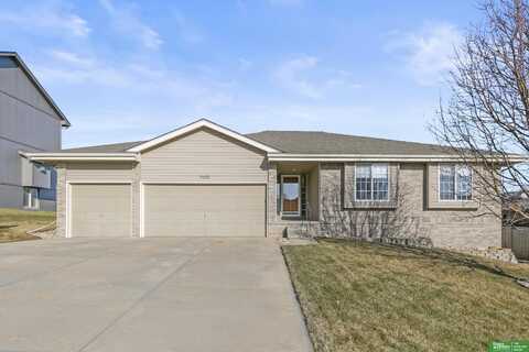 19512 Cleveland Street, Elkhorn, NE 68022