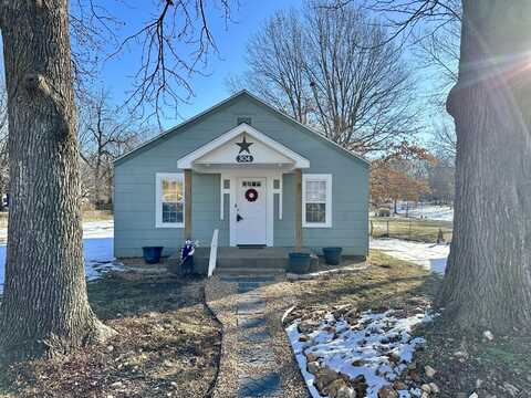 304 S Turk Avenue, Ash Grove, MO 65604