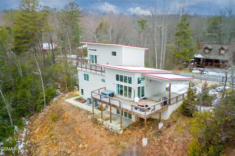 631 Mountain Drive, Gatlinburg, TN 37738