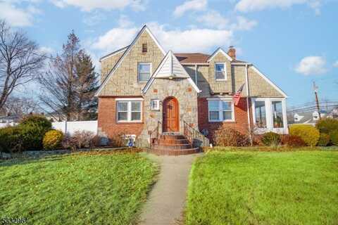 61 N Leswing Ave, Saddle Brook, NJ 07663