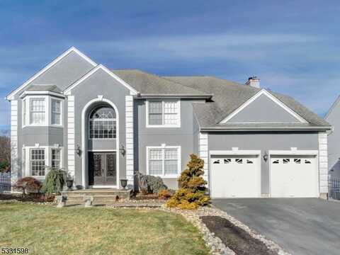 5 Dickinson Ct, Roxbury Township, NJ 07852