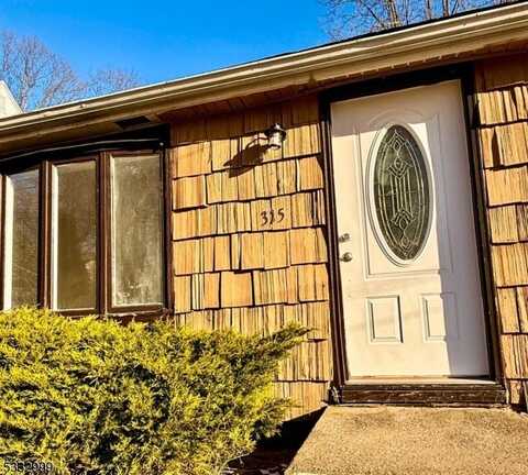 315 Elmira Trl, Hopatcong, NJ 07843