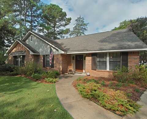 904 Pine Grove Circle, Starkville, MS 39759