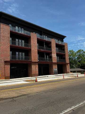 403 Russell St #402, Starkville, MS 39759