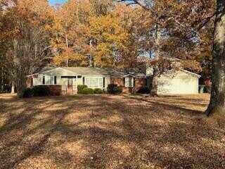 107 Pine Ridge Dr, Louisville, MS 39339