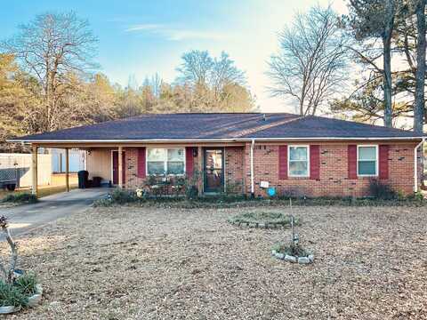 186 Cedarcrest Dr, Columbus, MS 39702