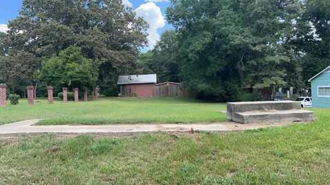 1805 N 3rd Ave., Laurel, MS 39440