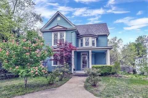 307 S Pearl Street W, Paola, KS 66071