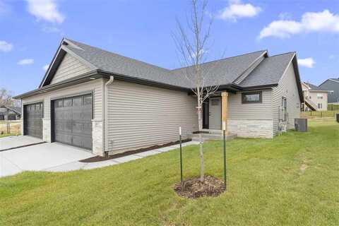 1317 Legend Dr, Tiffin, IA 52340