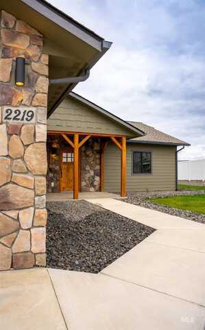 2219 Powers Drive, Lewiston, ID 83501