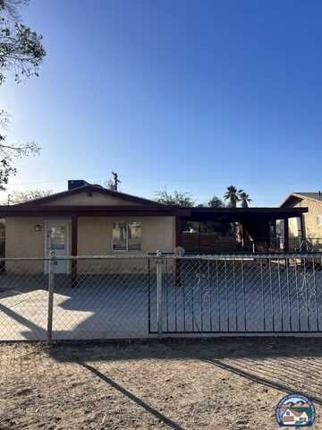 565 Mesquite Ave, Holtville, CA 92250