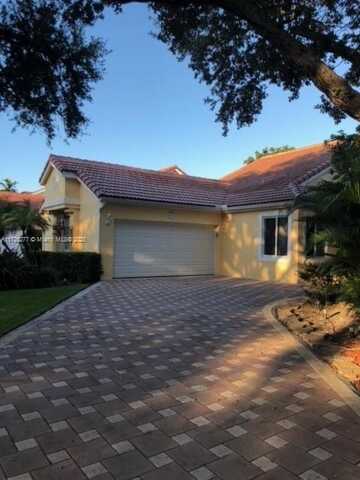 10017 NW 4th St, Plantation, FL 33324