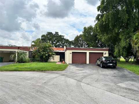 9420 NW 65th St, Tamarac, FL 33321