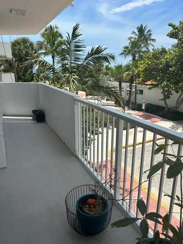 4301 Collins Ave, Miami Beach, FL 33140