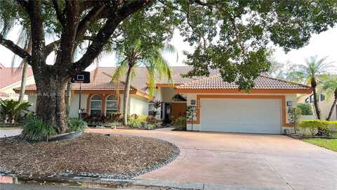 5449 NW 86th Ter, Coral Springs, FL 33067