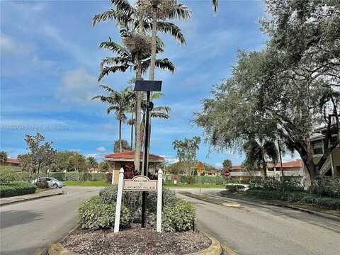 1001 Twin Lakes Dr, Coral Springs, FL 33071