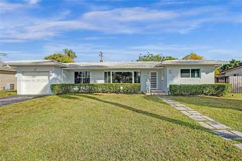 20515 Highland Lakes Blvd, Miami, FL 33179