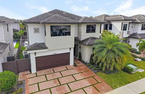 8762 NW 158th St, Miami Lakes, FL 33018