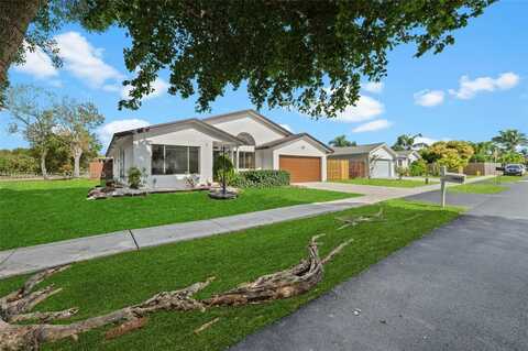 9927 NW 52nd St, Sunrise, FL 33351