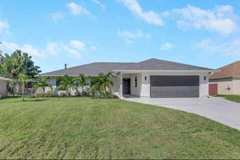 2556 SW Danbury St, Port Saint Lucie, FL 34953