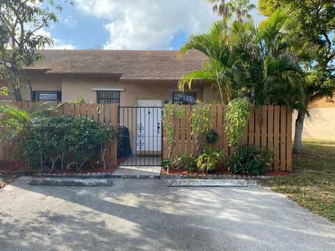 18960 NW 67th Pl, Hialeah, FL 33015