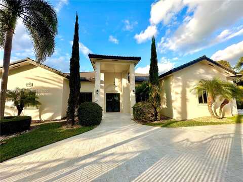 9741 NW 130th St, Hialeah Gardens, FL 33018