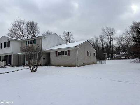 148 PARNACOTT, Mount Clemens, MI 48043