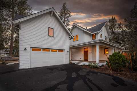 61661 Woodriver Drive, Bend, OR 97702