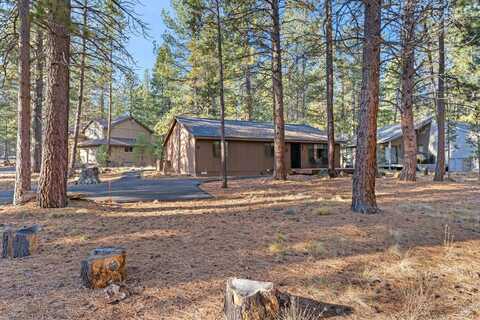 18015 Diamond Peak Lane, Sunriver, OR 97707