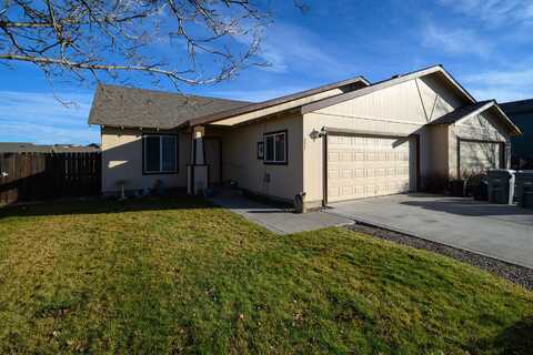 837 SE Kierra Place, Madras, OR 97741