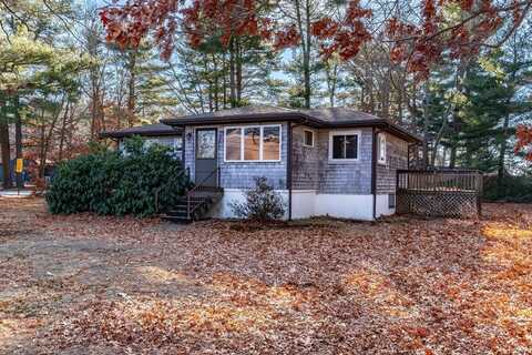 22 Cliff Dr, Freetown, MA 02702