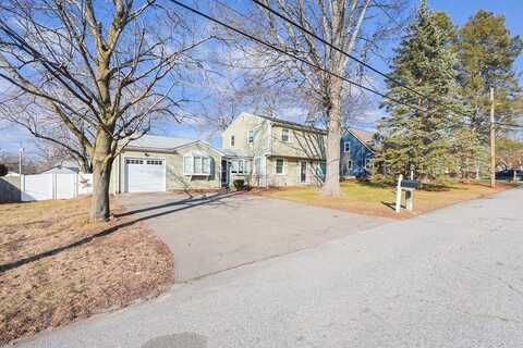 23 Bretton Woods, Attleboro, MA 02703