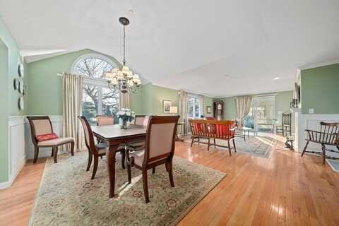 16 Pga Lane, Mashpee, MA 02649