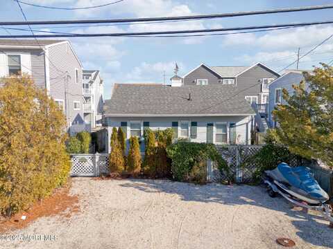 246 Strickland Boulevard, Lavallette, NJ 08735