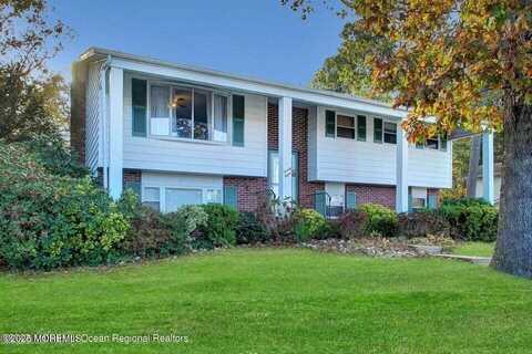 28 Rhode Island Drive, Jackson, NJ 08527