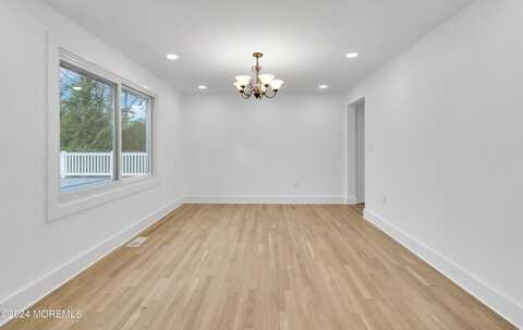 11 Afton Road, Jackson, NJ 08527